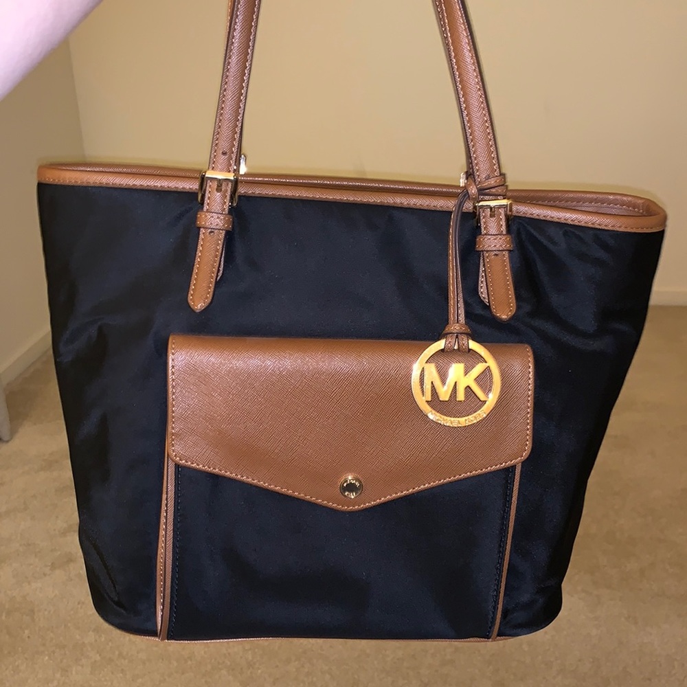 Large Micheal Kors Jet Set Nylon Black
